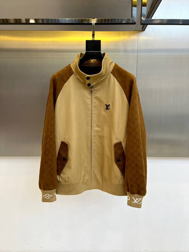 Lv Louis Vuitton, 25-year-old men's Velours waistcoat. High-quality stand-up col