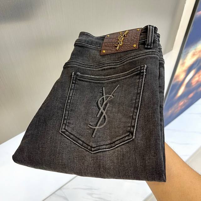 Saint Laurent, 2025 Early Fall new arrival, classic elements, back pocket paint