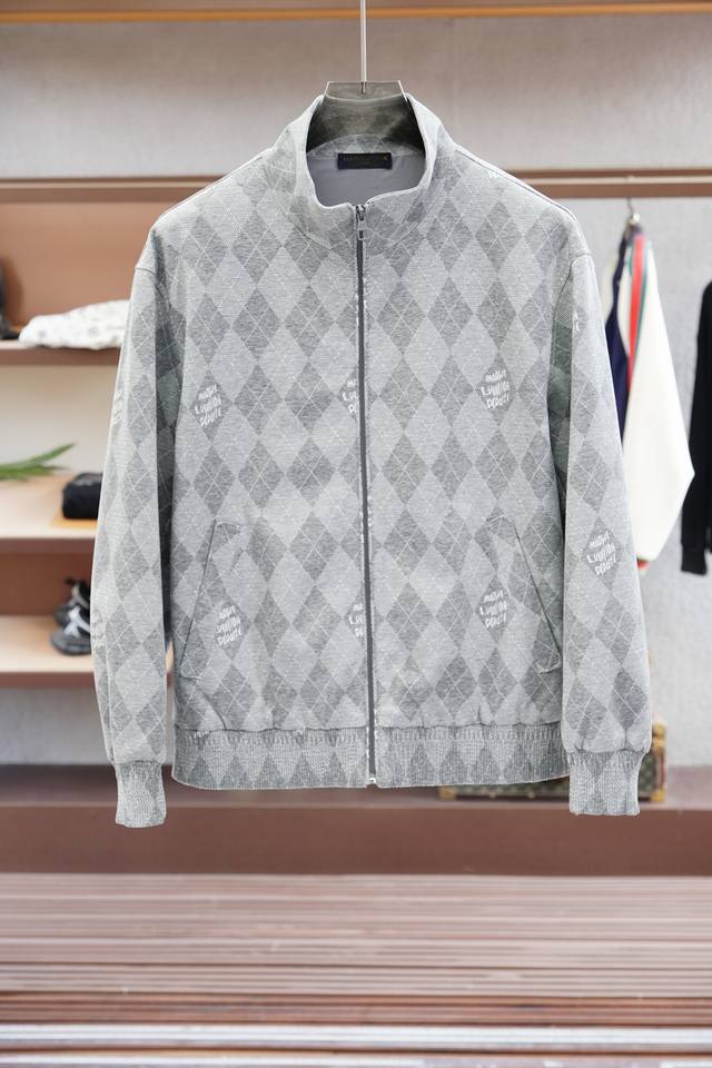 A classic men's business casual jacket with a small stand-up collar. This quinte