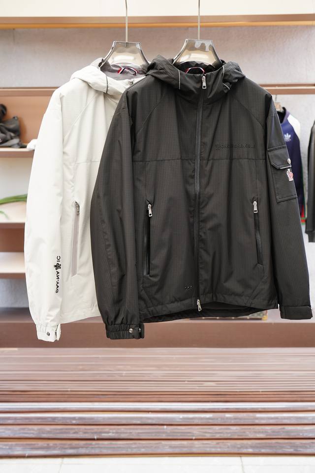 Moncler's latest autumn and winter 2025 styles are available simultaneously on t