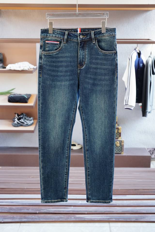 Moncler's new arrivals: 2020 early fall 2550 casual jeans, a high-end custom co