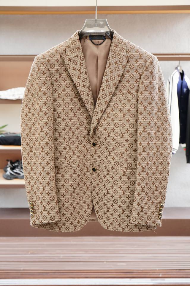Lv Louis Vuitton 25Ss autumn and winter jacquard two-piece suit, exquisitely emb
