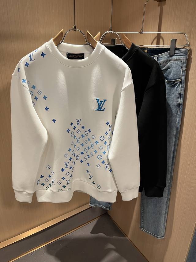 Louisvuitt*Louis*Deng's new Fall/Winter 2025 collection has arrived! This stylis