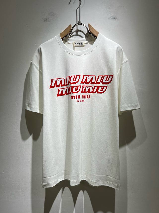 Miumiu's new 2025 Spring/Summer unisex short-sleeved T-shirts feature the brand'