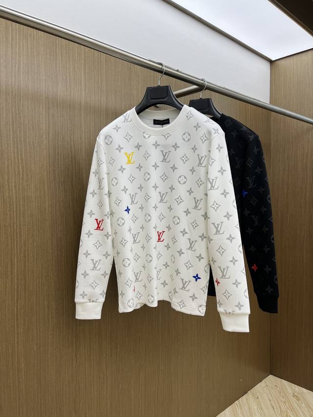 Autumn and Winter Lv2540 autumn and winter counter new fashion casual base shirt
