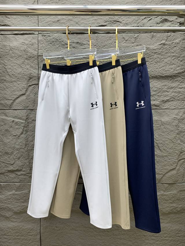 Under Armour's classic Spring/Summer 25Ss casual pants are back again. These are