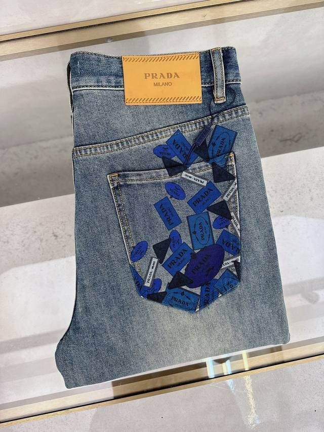 Prada's new 2025 Spring/Summer men's casual jeans, top quality! Order through o