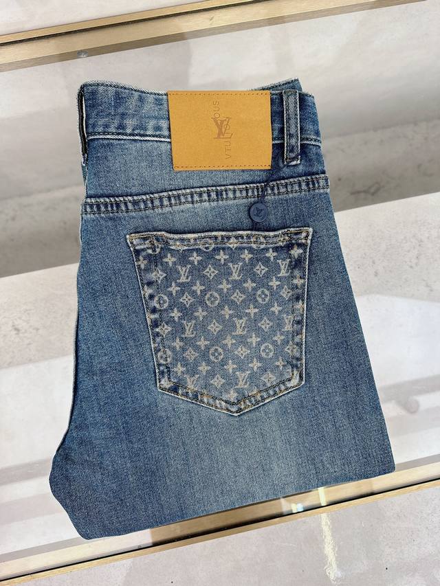 Lv 2025 Spring/Summer new men's casual jeans, top quality! Order through our cha