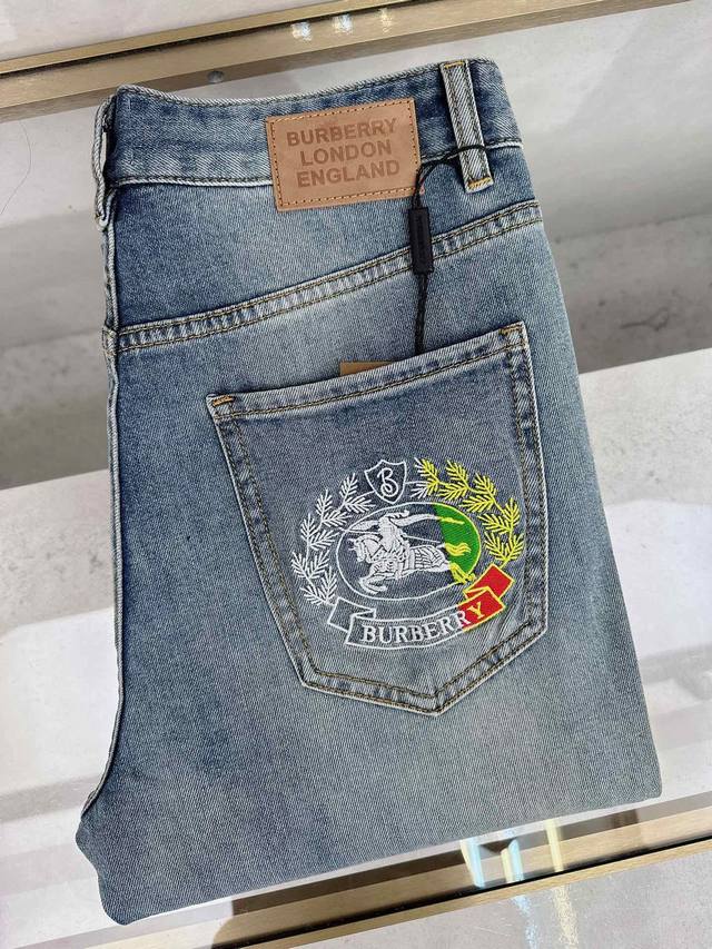 Burberry's new 2025 Spring/Summer men's casual jeans, top quality! Order throug