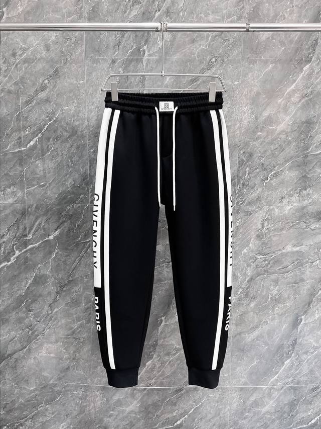 Givenchy's premium 2025 Spring/Summer new casual pants! Available now on the of