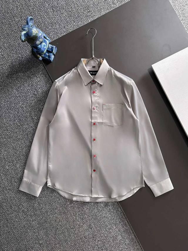 Kiton's 25th New Style. Fall in love with the little red button. Unlock a new re