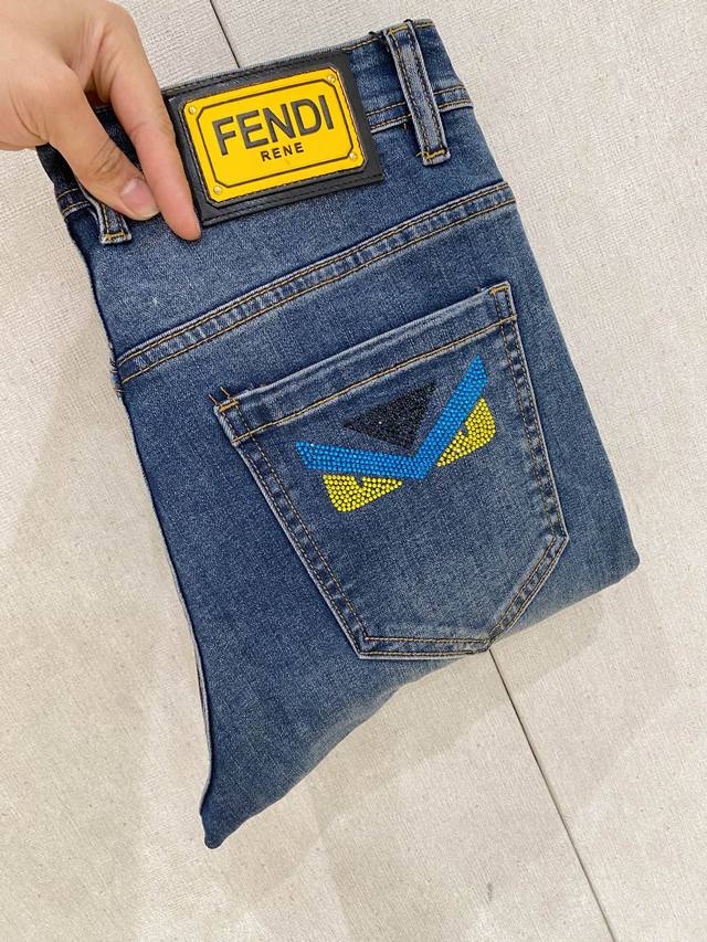Fendi's new, high-end, exclusive 25Ss jeans are available for sale in all season