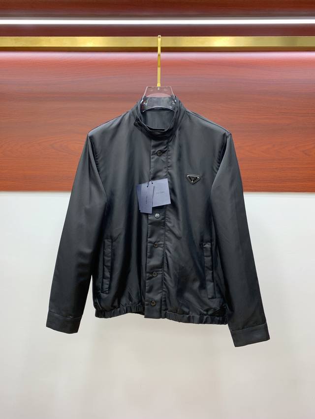 Prada's new fall/winter 2025 hot-selling item, this casual and fashionable jacke