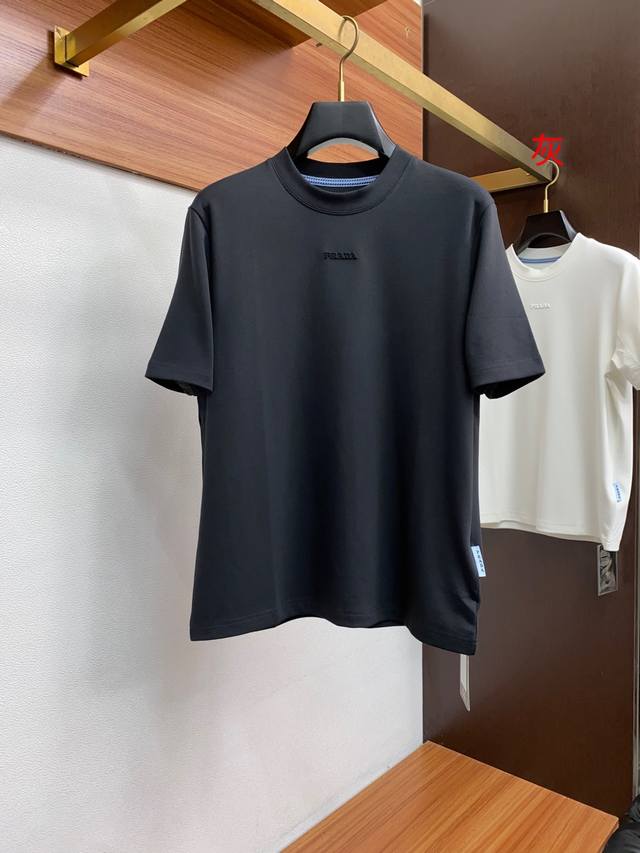 Prada 2025 autumn and winter new style. Thickened base wear single short-sleeved