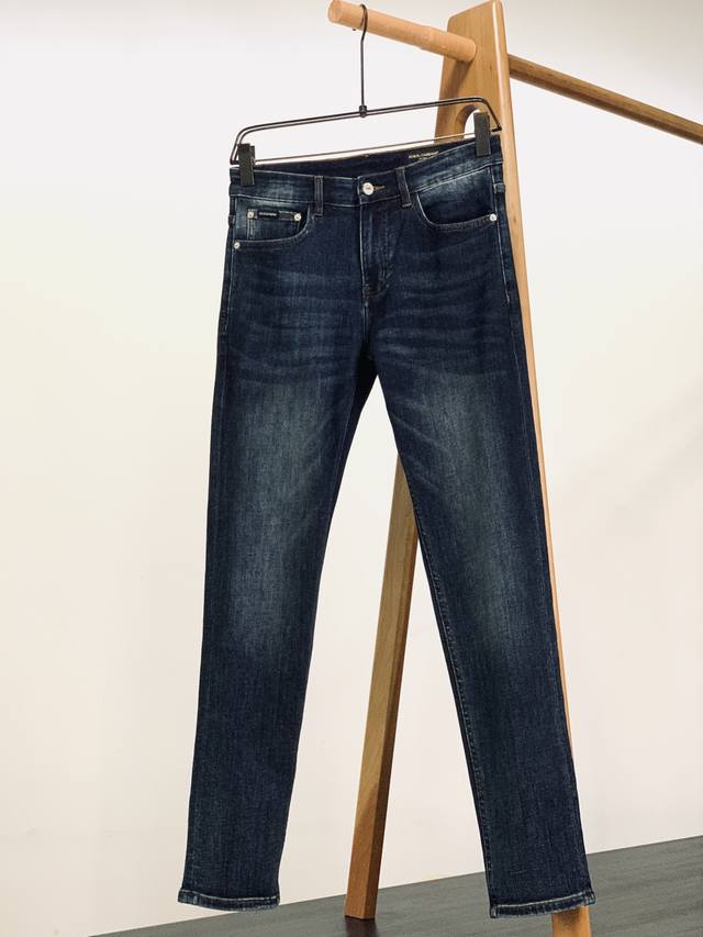Dolce & Gabbana's 2025 Fall/Winter Early Fall jeans are a true reflection of the