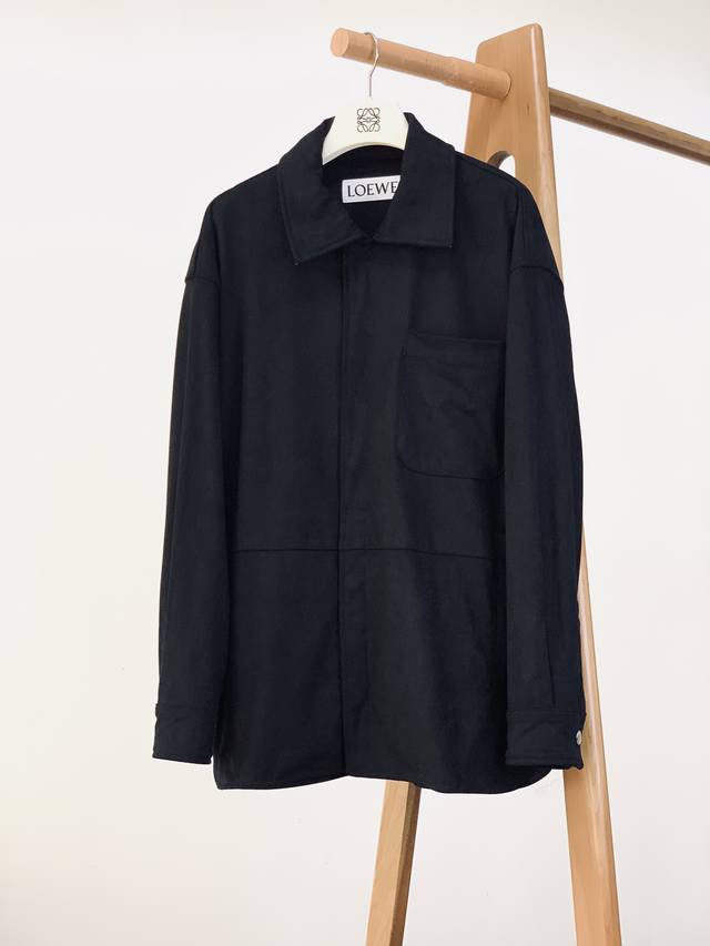 Loewe's 2025Fw Early Fall new arrival, the casual jacket, features a main body c