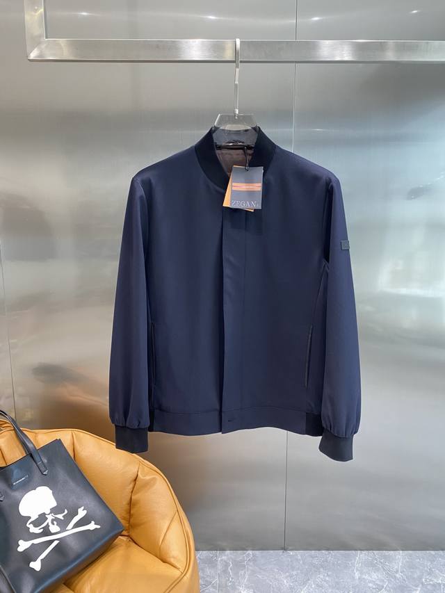 Jenny's 25Ss early fall new windbreaker jacket is a hot item in the fall and win