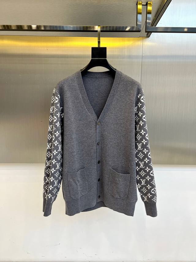 Lv Vuitton, 25S new autumn and winter knitted cardigan, woven with classic monog