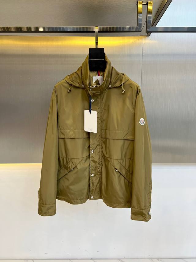 Mon, a new 2025 hooded jacket. Made from imported, eco-friendly fabric, this jac