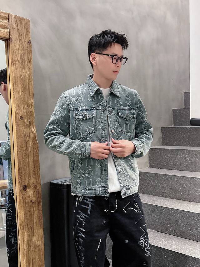 Gucci's top-tier quality! Available on the official Gucci website and in-store f