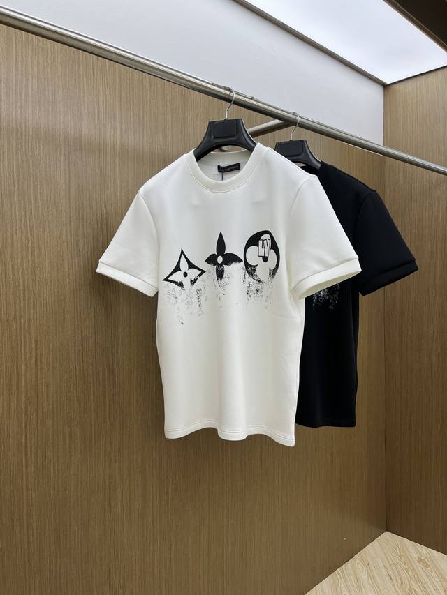 Lv 2025 Autumn/Winter Round-Neck Embroidered Short-Sleeved T-Shirt. The elementa