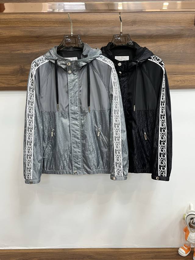 Featured: Dior's 2025 Early Fall new release, the Dior hooded jacket. This autu