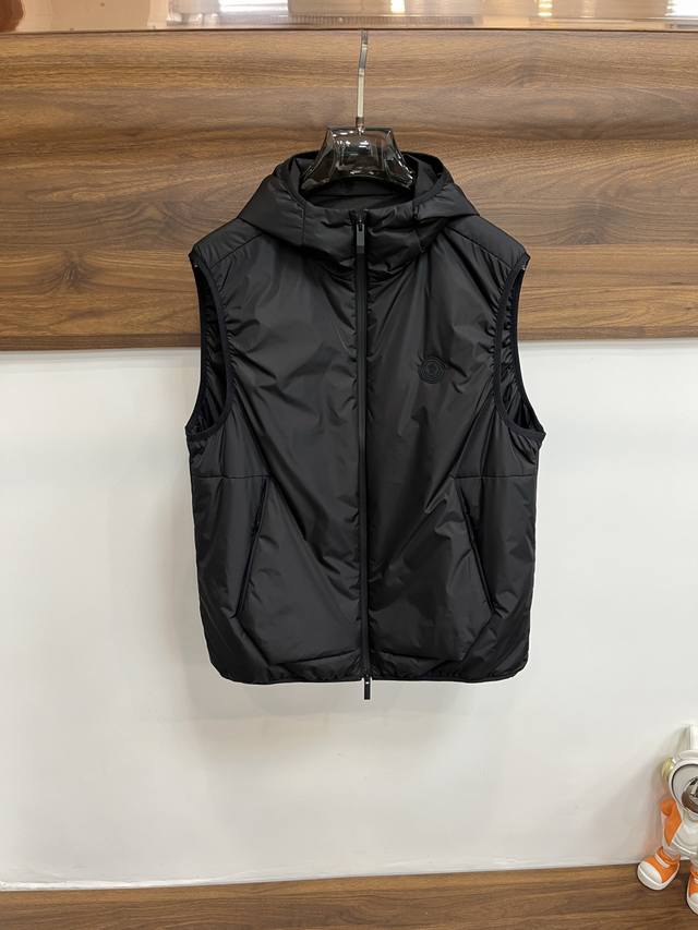 Featured: Moncler's 2025 Early Fall new release, the Moncler Hooded Cotton Jack