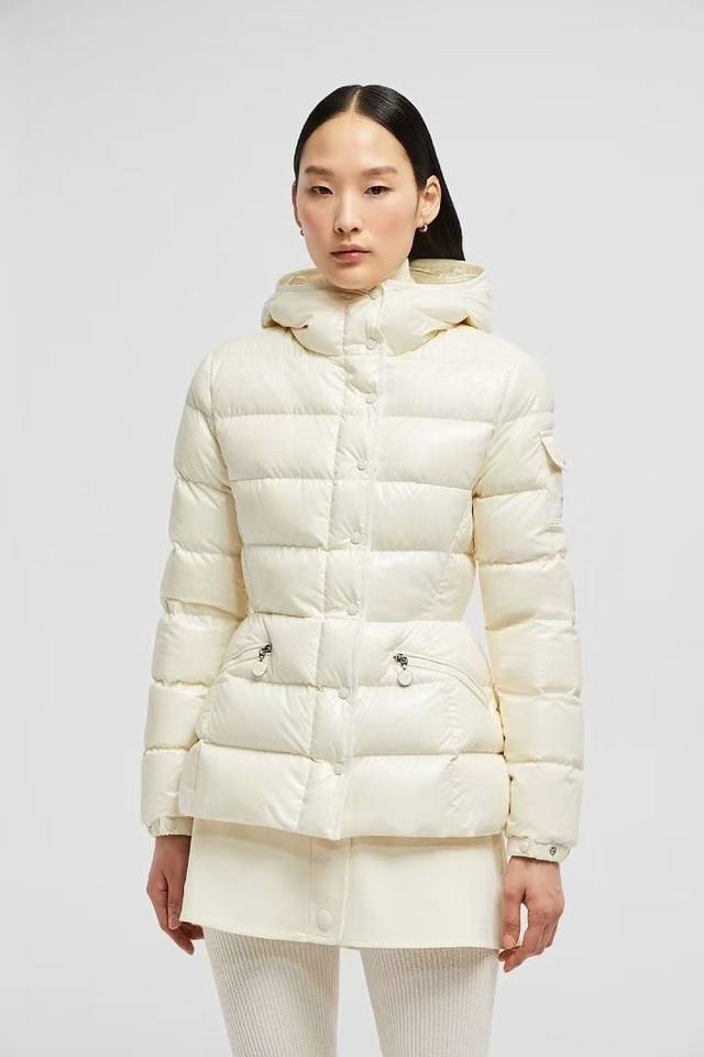 Mc Women's small waist down jacket official website pictures are synchronized wi
