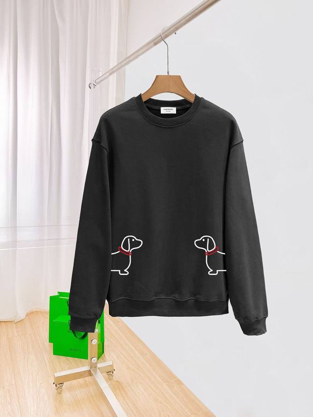 Thom Browne's official website features new letter prints. The double-layer, hea