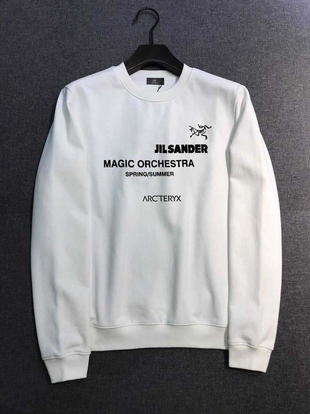 Arc'teryx official website's new letter print. The double-layered, heavy-duty l