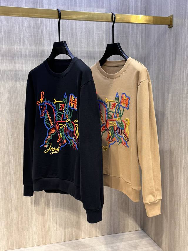 , model Hl141#, is the latest Autumn/Winter 2025 classic cavalry hollow embroide