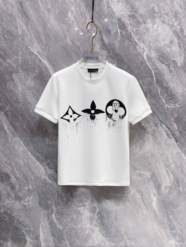 Lv 2025 Autumn/Winter Round-Neck Embroidered Short-Sleeved T-Shirt. The elementa