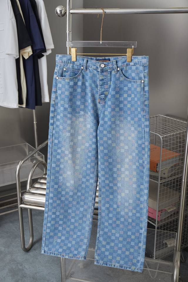 The new Lvjia 25Ss wide-leg jeans draw inspiration from the Spring/Summer 2025