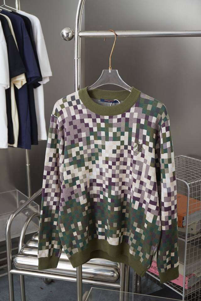 Louis 1V 25Fw new series gradient mosaic camouflage sweater A must-have item for