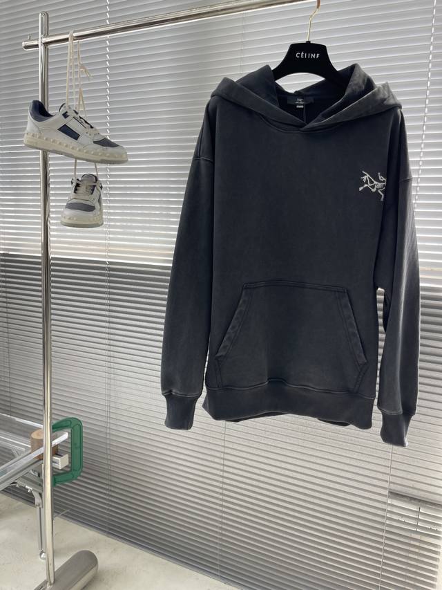 Niaojia Embroidered Micro-label Hooded Collar Sweatshirt is made of 420g vintage