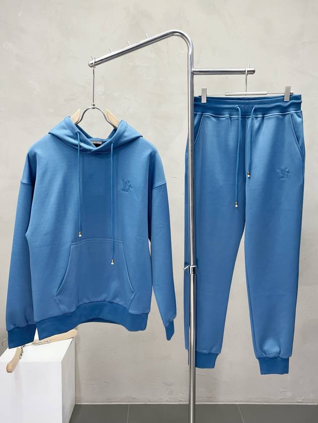set. Exclusively available from Louis Vuitton, this new, same-style set is brea