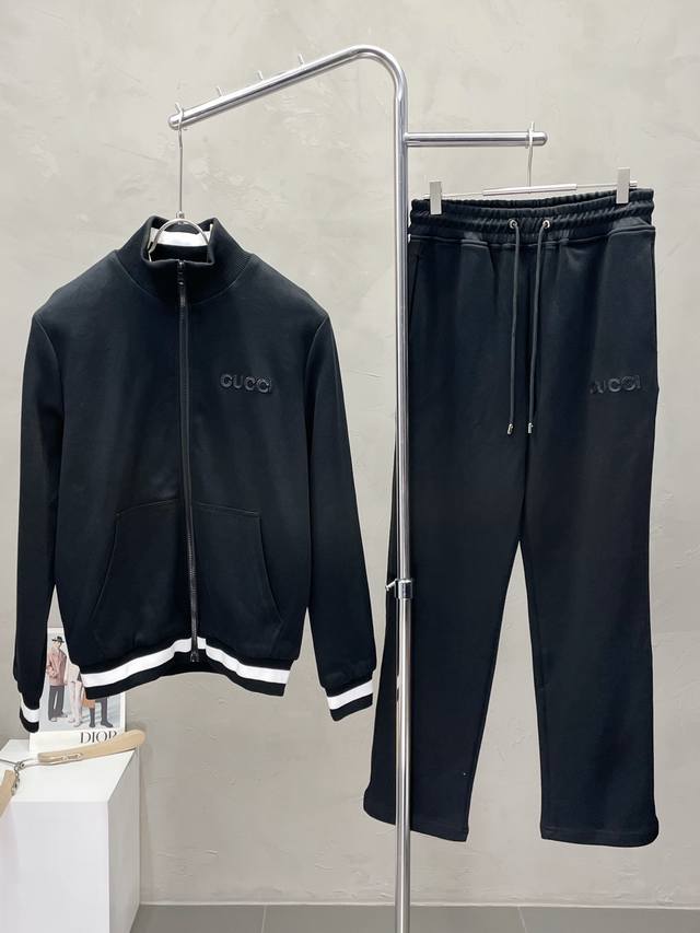 set. Exclusively available from Gucci, this new, same-style set is breathable,