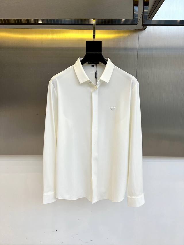 Armani's new Fall/Winter 2025 men's finely woven long-sleeved polo shirt, reimag
