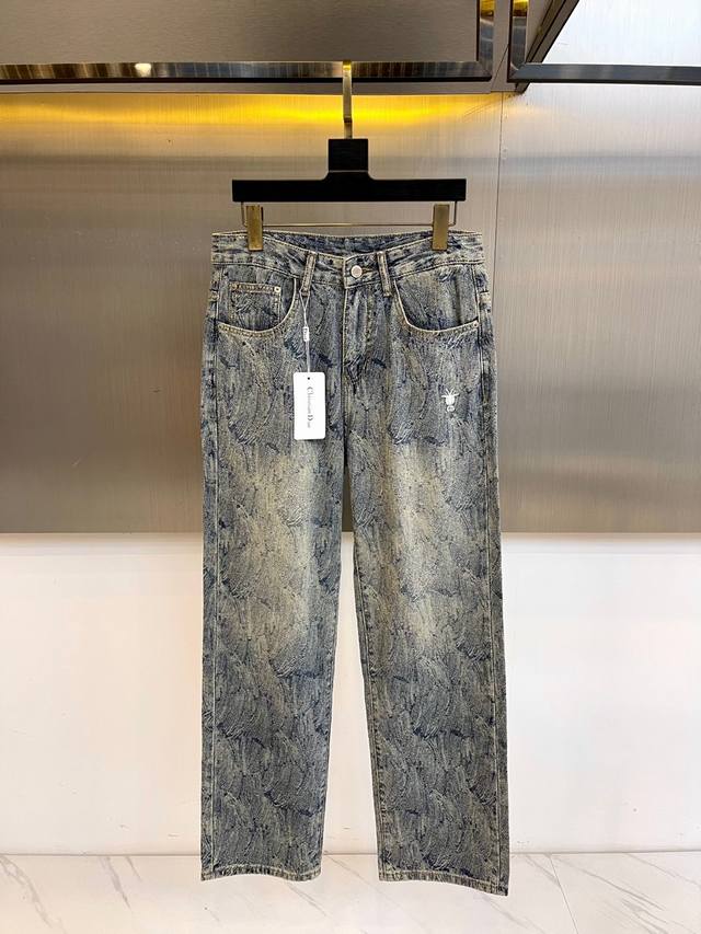 Dio, Dior's new men's jeans for Fall/Winter 2025, crafted from premium Italian d