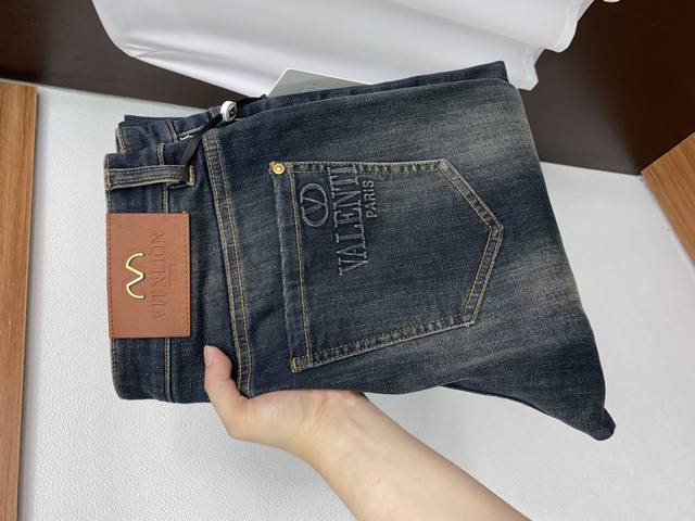 Vt 25Ss new autumn/winter men's slim straight jeans. These new autumn/winter jea