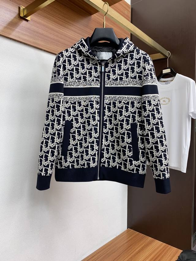 Dior 25Ss' latest classic knitted hooded jacket, with a stylish and cool design!