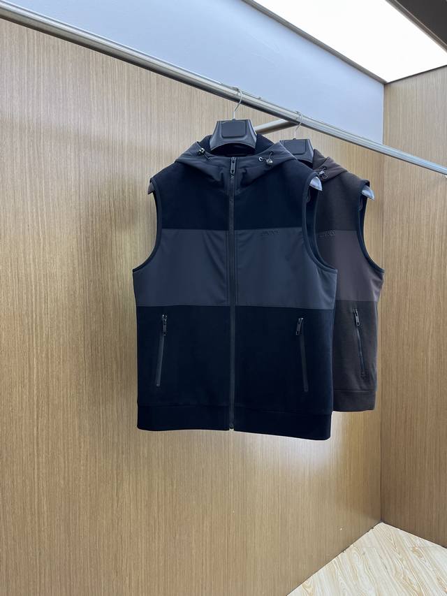 Autumn/Winter Zz 2540Ss Early Fall release: the Ermenegildo Zegna hooded vest. T