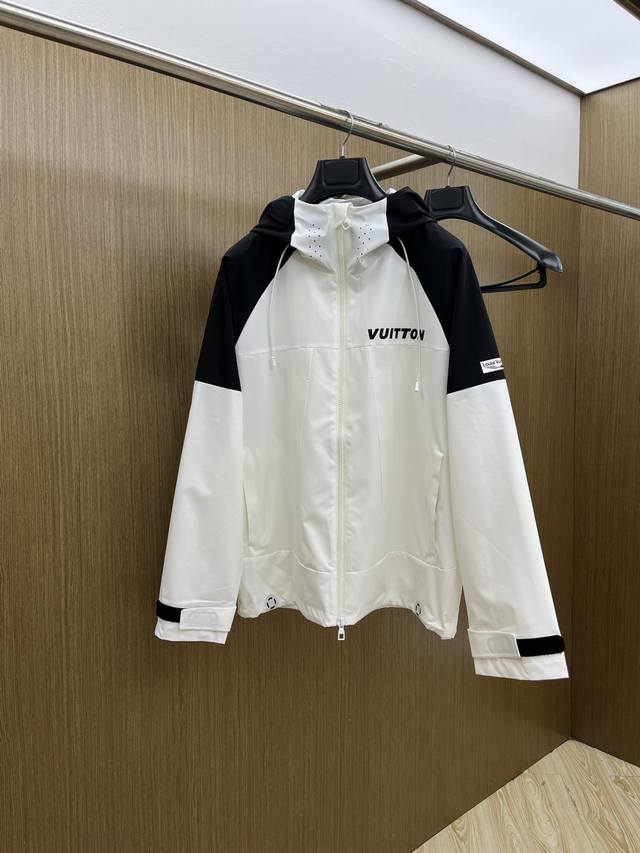 Autumn/Winter Lv 2540Ss Early Fall new hooded jacket, a hot fall jacket, this co