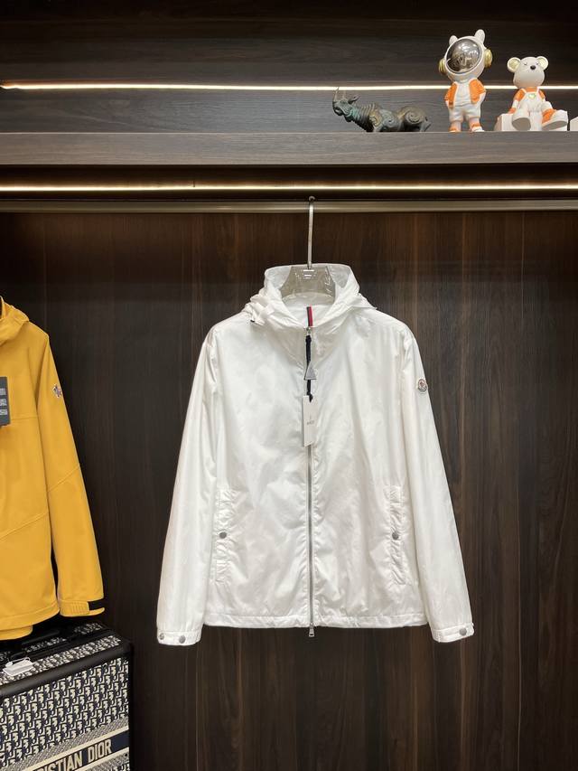 Featured: Moncler's new 2025Ss early fall release, the Moncler hooded jacket. T