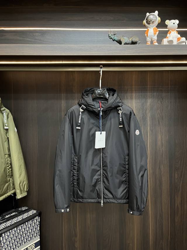 Featured: Moncler's new 2025 Spring/Summer hooded jacket. This jacquard fabric