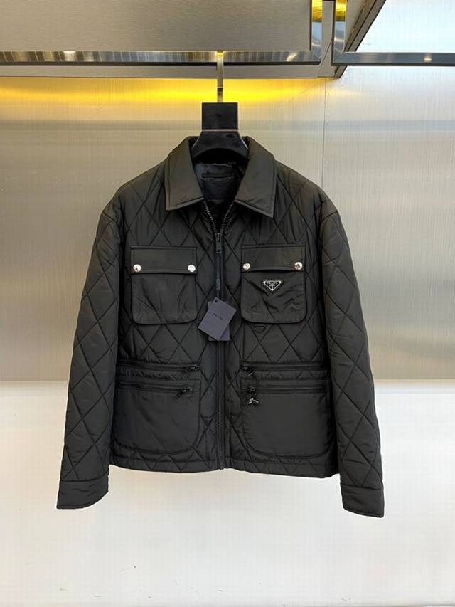 Prad and 25S launch their new autumn/winter collection: a black, quilted jacket