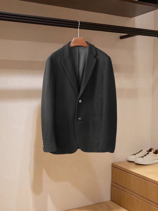 Zegna wool suit, a classic style, suitable for any occasion, practical and vers