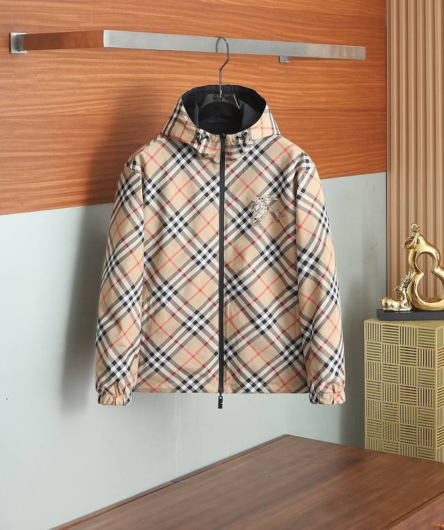 Same style as on the Burberry official website, a reversible jacket with all thr
