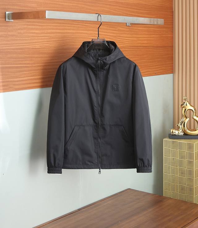 Lv Reversible Windbreaker Jacket 2025Ss Early Fall New Release D Hooded Jacket,