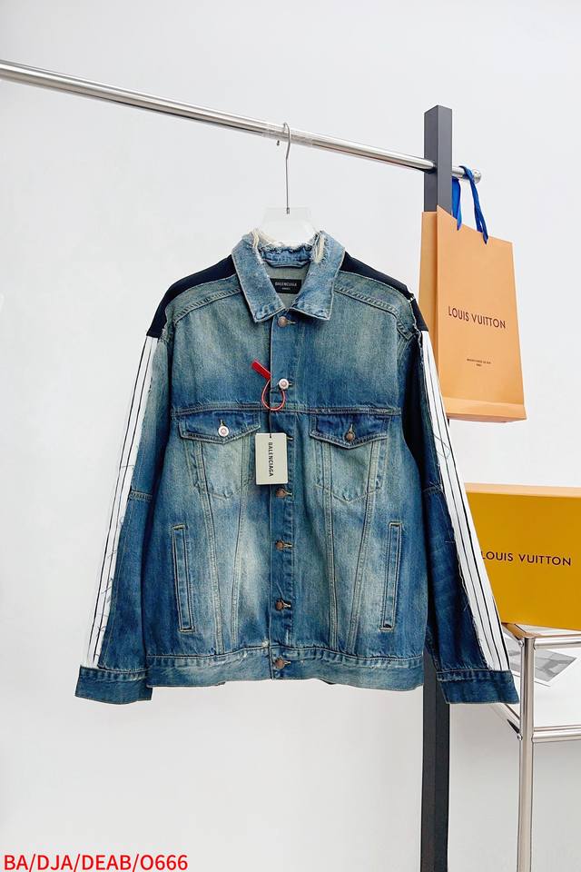 O666 Ba Balenciaga Cut-Up Denim JacketCustomized cotton denim and phantom techno